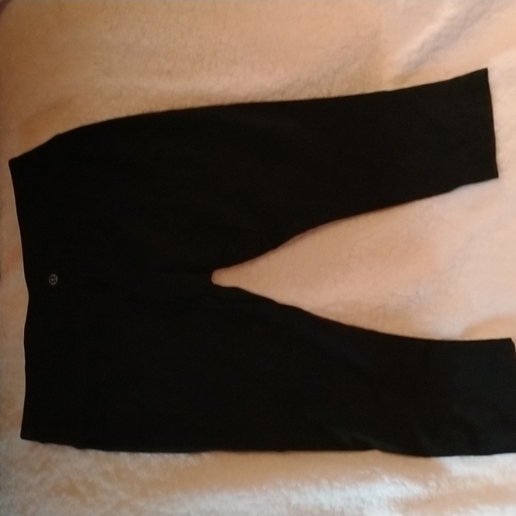 Lululemon capris - Picture 2 of 4